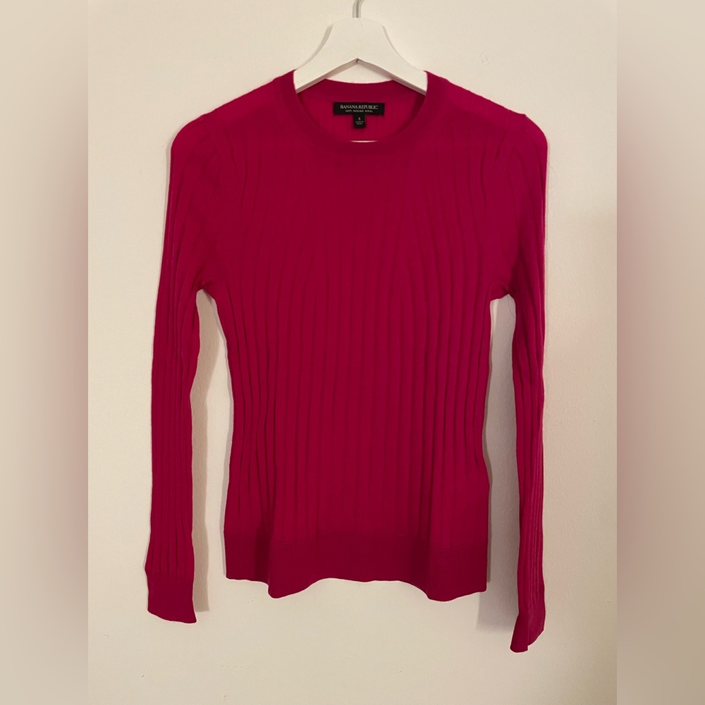 Banana Republic 100% merino wool ribbed sweater